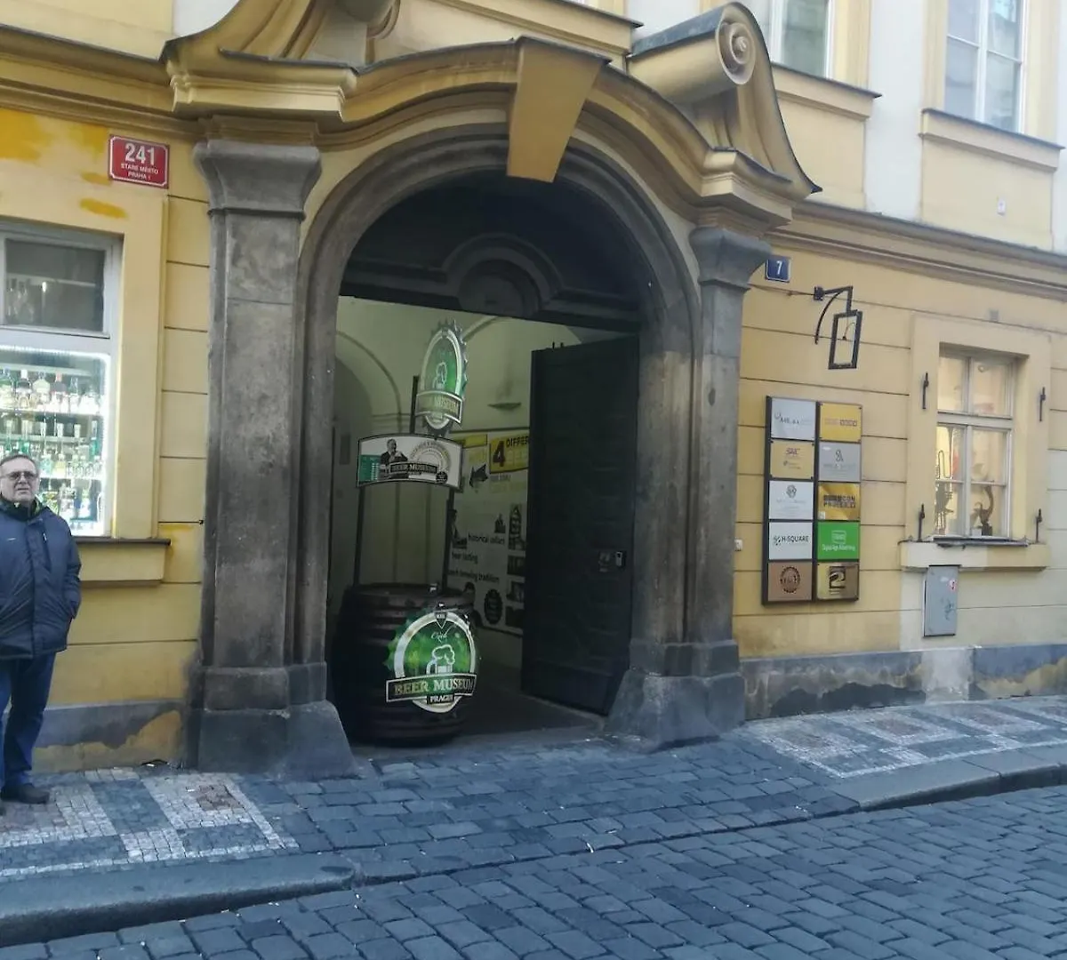Old Town Center Just In 3 Min Walk Private Room E Prag Lejlighed